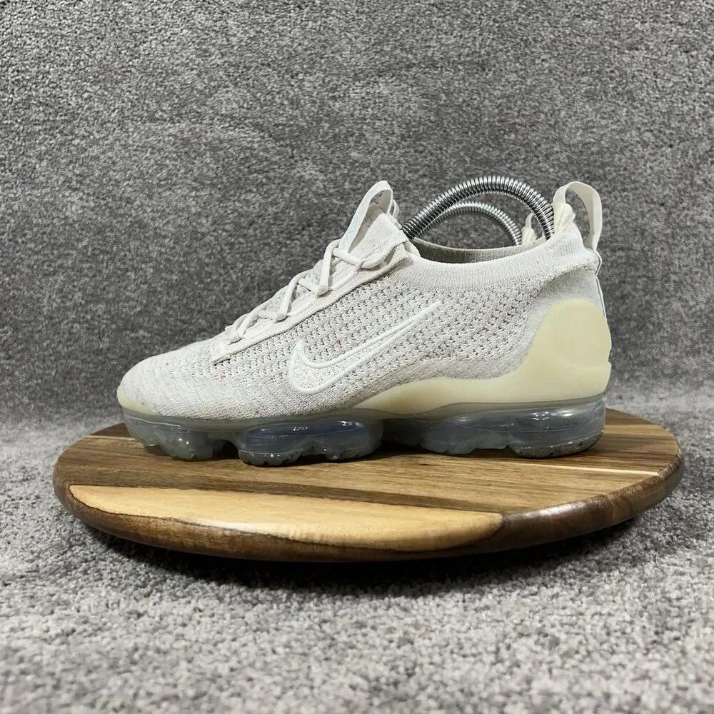 Nike Air VaporMax 2021 Flyknit DJ9975-001 Women’s Sz 8 White Gray Athletic Shoes
